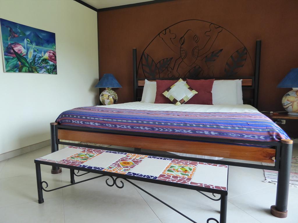 Lucky Bug Bed And Breakfast Nuevo Arenal Pokoj fotografie